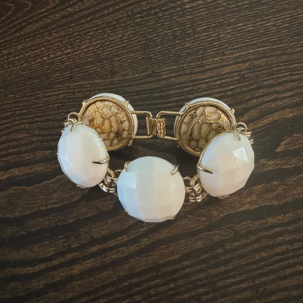 Kendra Scott Cassie Gold Link Bracelet in White (retired)